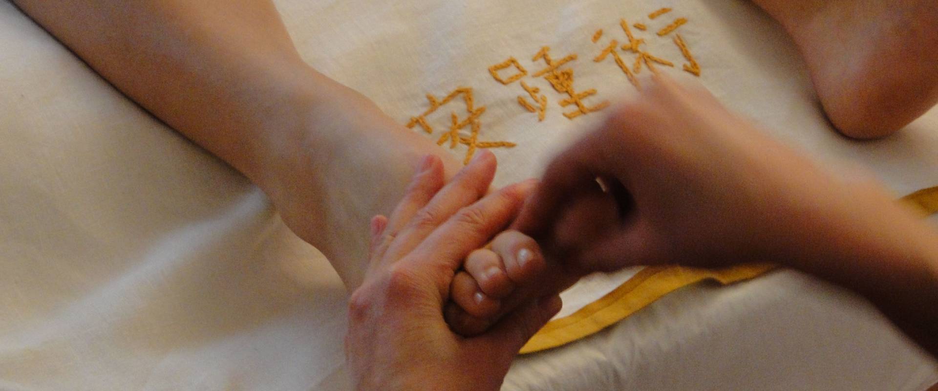 corsi di riflessologia plantare metodo on zon su arte del massaggio plantare